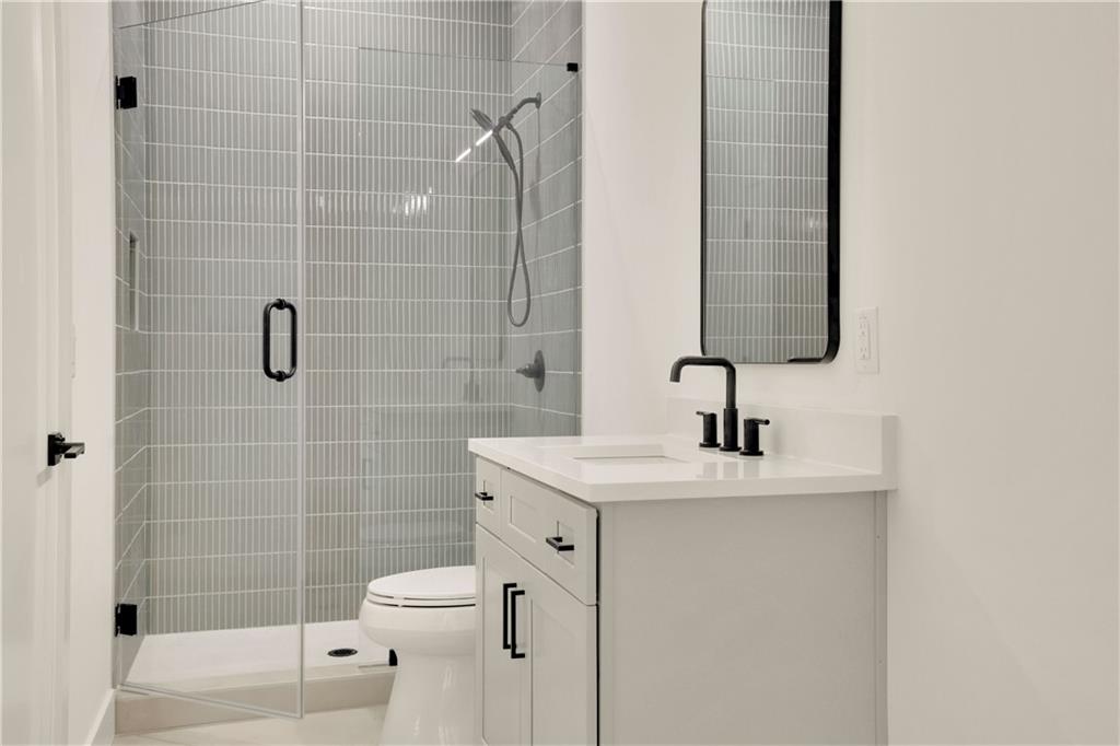 Suwanee, Georgia, 30024, United States, 6 Bedrooms Bedrooms, ,7 BathroomsBathrooms,Residential,For Sale,1795311