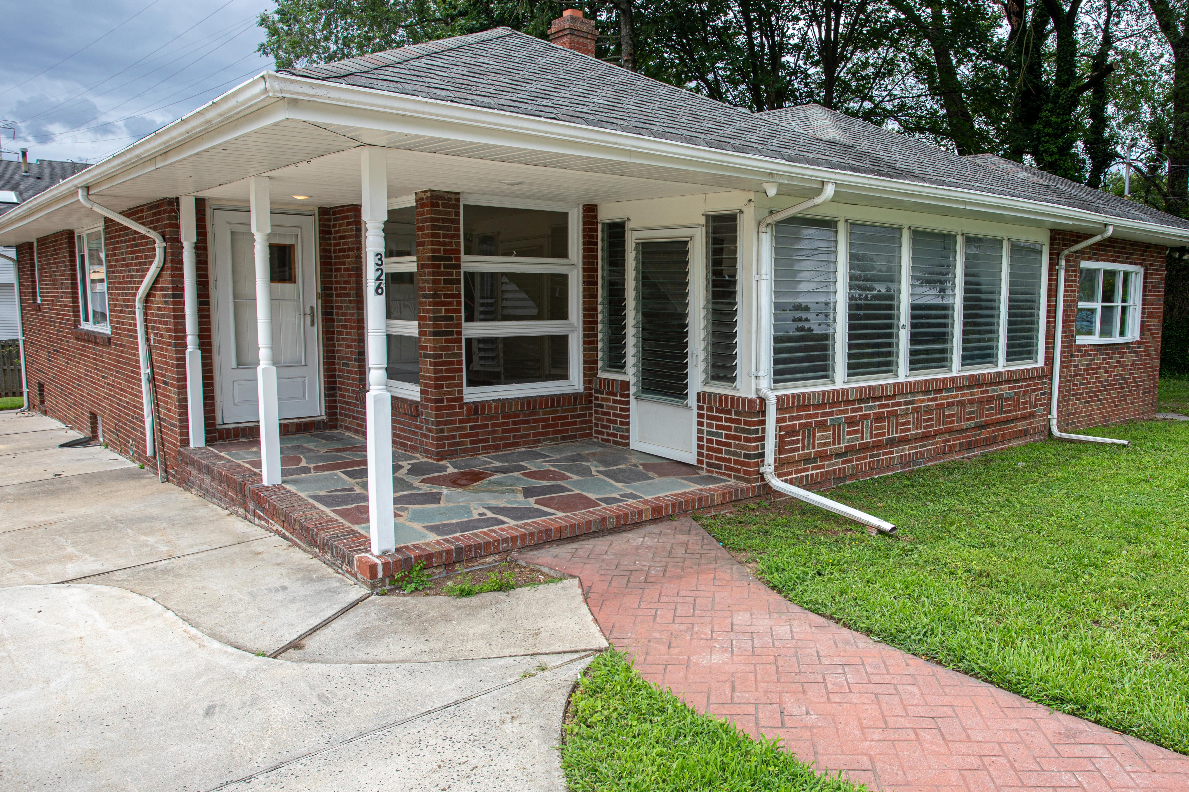 1220 - South Amboy, New Jersey, 08879, United States, 3 Bedrooms Bedrooms, ,2 BathroomsBathrooms,Residential,For Sale,1983627