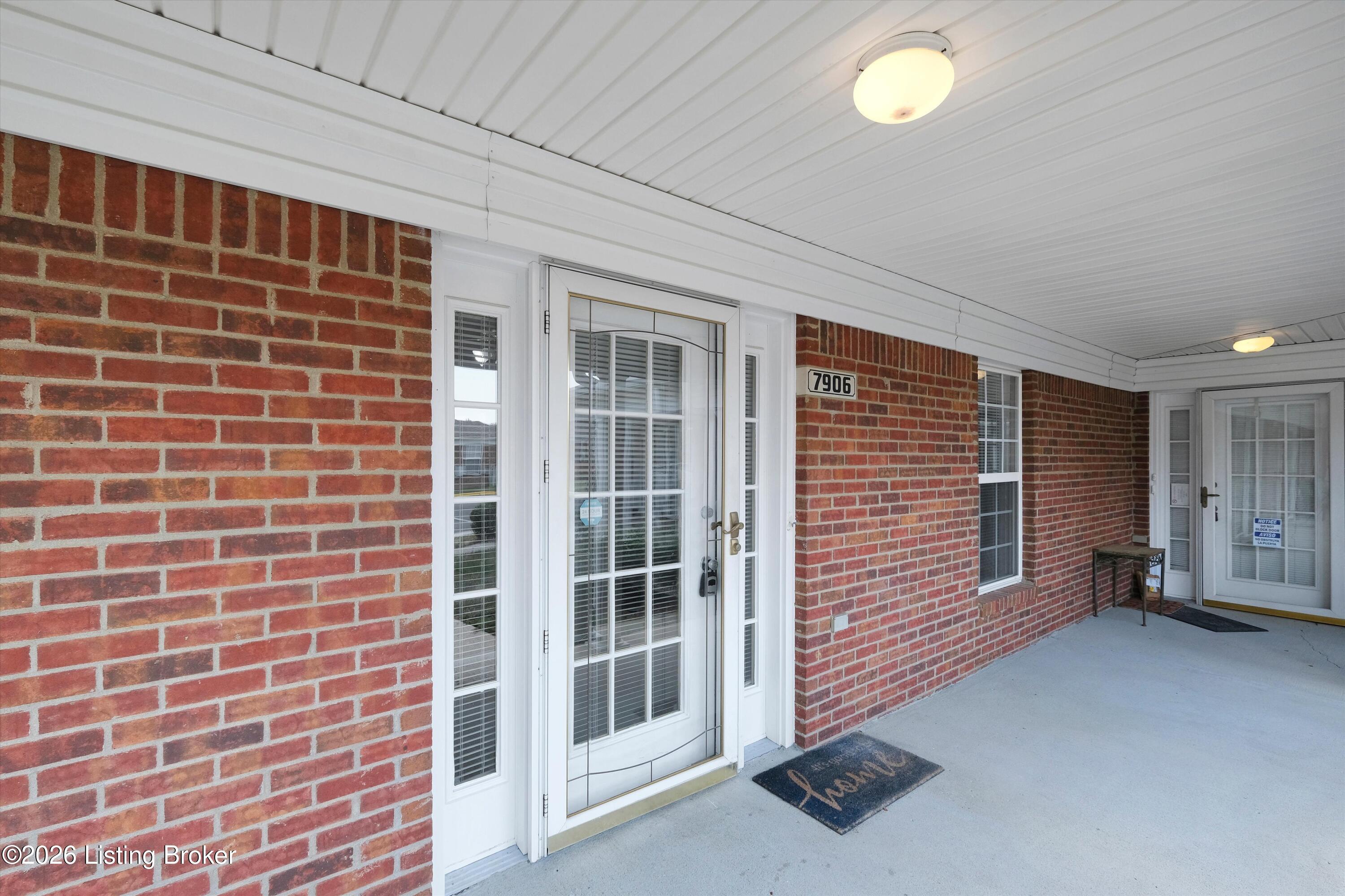Stovall Ct, Louisville, KY 40228