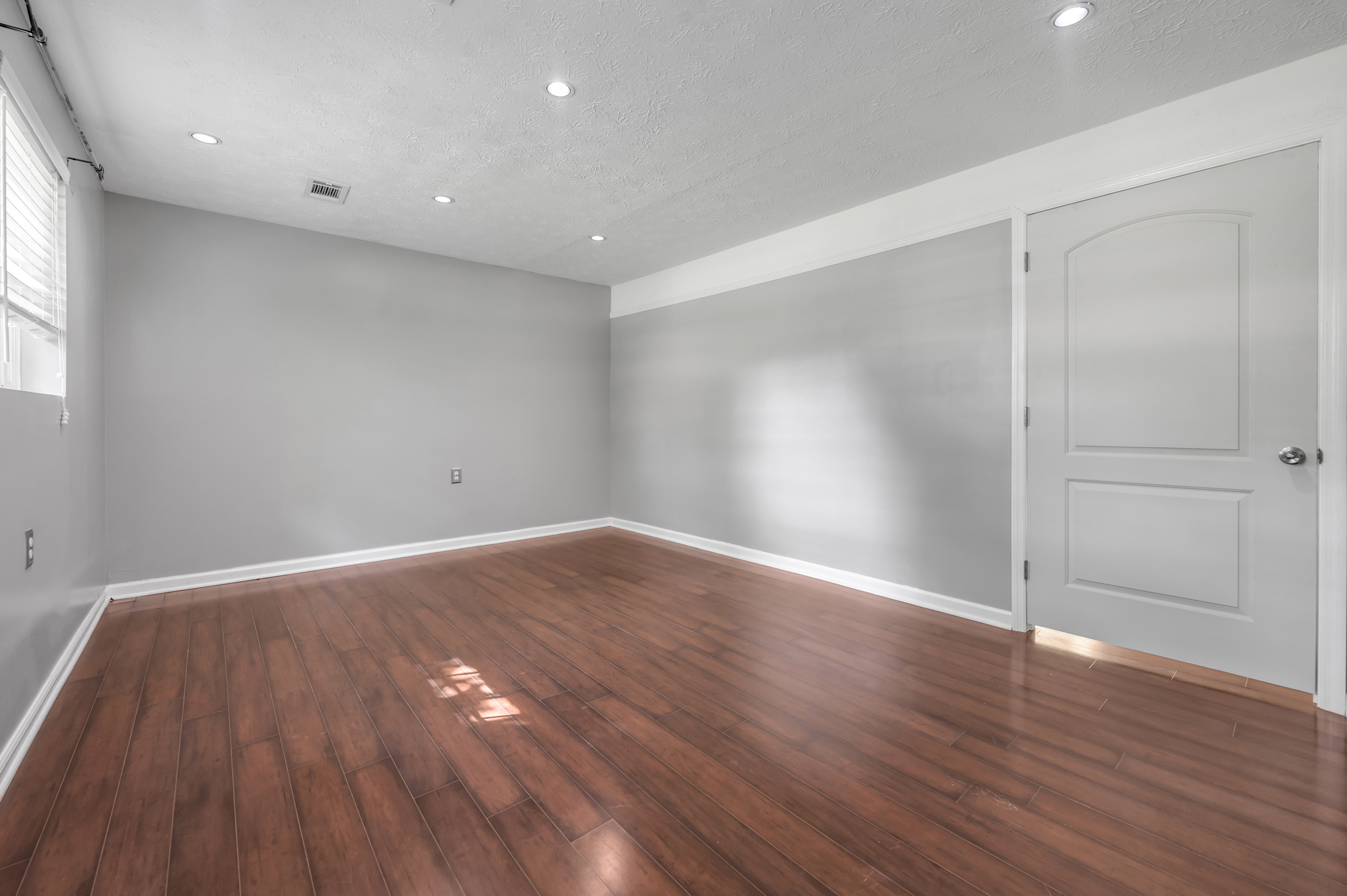  568 Merrimac Drive - 物件實景