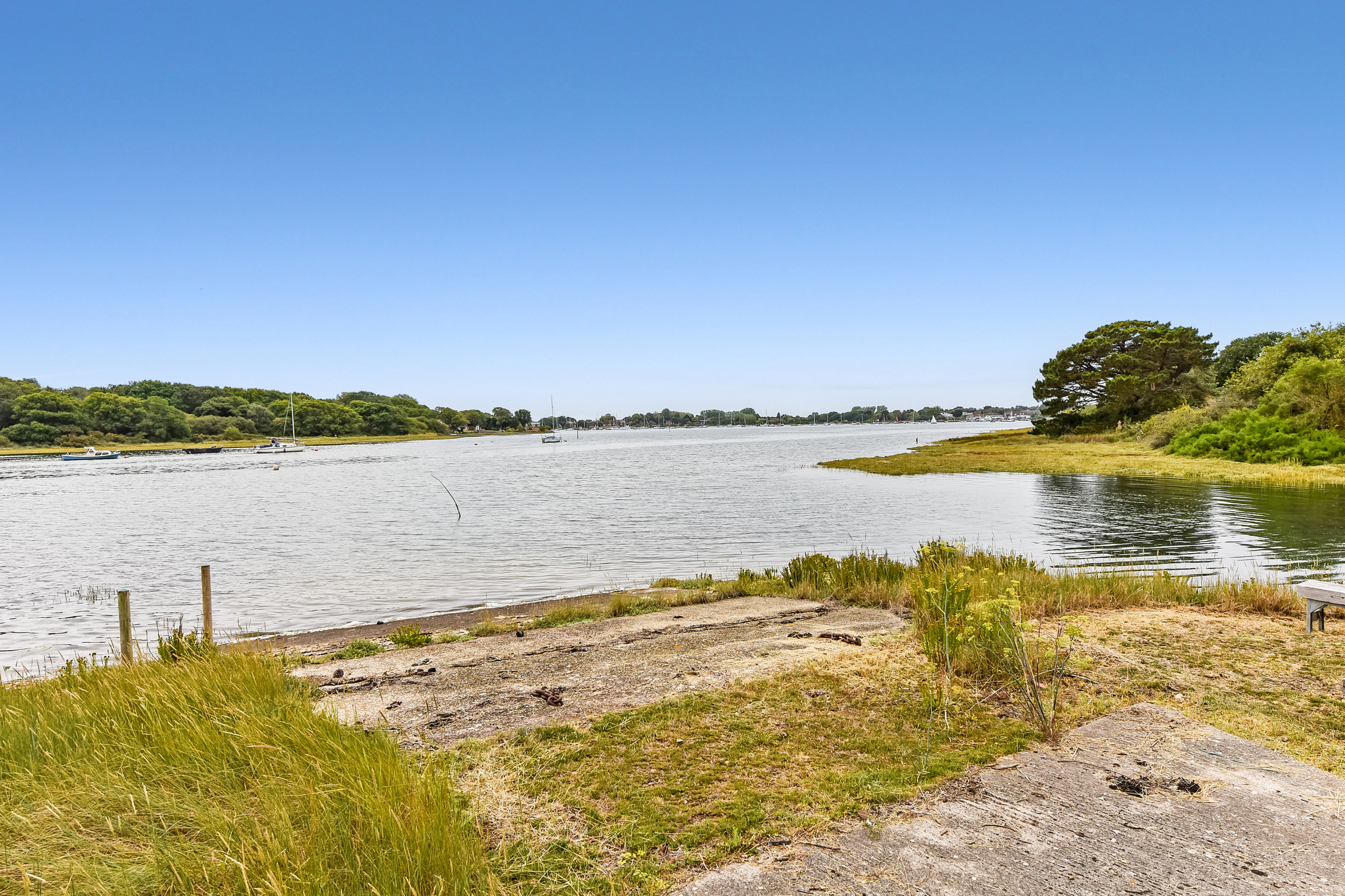  Architect-designed masterpiece with far-reaching views over Furzefield Creek - 物件實景
