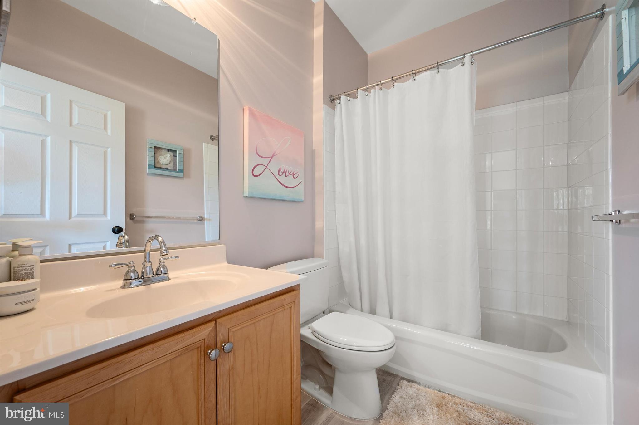 Leesburg, Virginia, 20175, United States, 4 Bedrooms Bedrooms, ,6 BathroomsBathrooms,Residential,For Sale,1975882