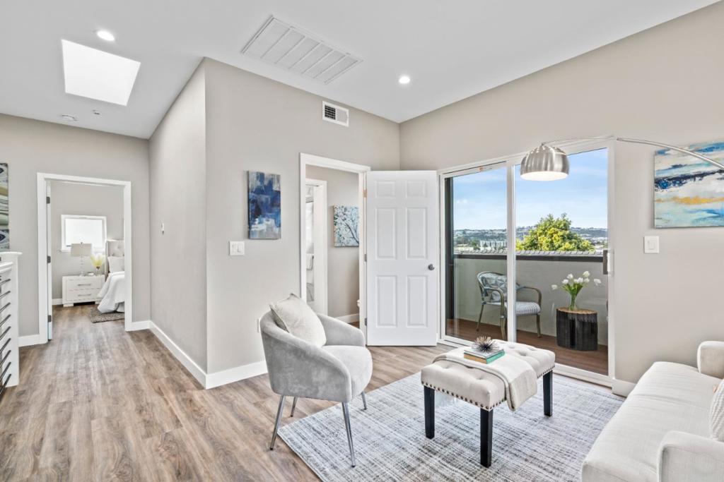 South San Francisco, California, 94080, United States, 4 Bedrooms Bedrooms, ,4 BathroomsBathrooms,Residential,For Sale,2034124