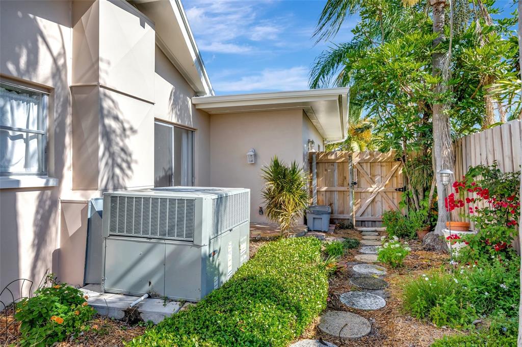 Largo, Florida, 33774, United States, 3 Bedrooms Bedrooms, ,2 BathroomsBathrooms,Residential,For Sale,1776970