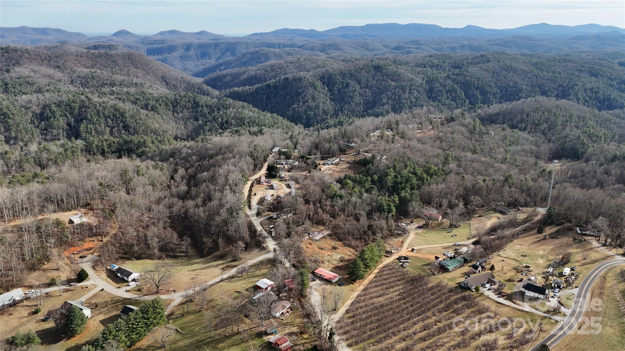 Flat Rock, North Carolina, 28731, United States, 3 Bedrooms Bedrooms, ,2 BathroomsBathrooms,Residential,For Sale,1983632