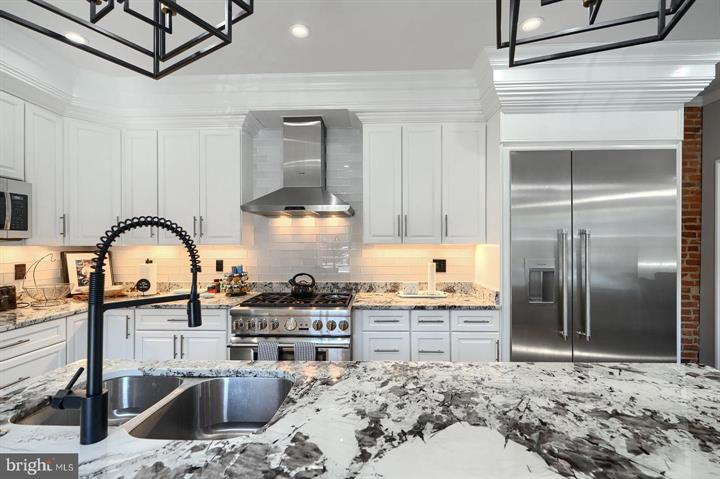 Baltimore, Maryland, 21230, United States, 5 Bedrooms Bedrooms, ,7 BathroomsBathrooms,Residential,For Sale,1920297