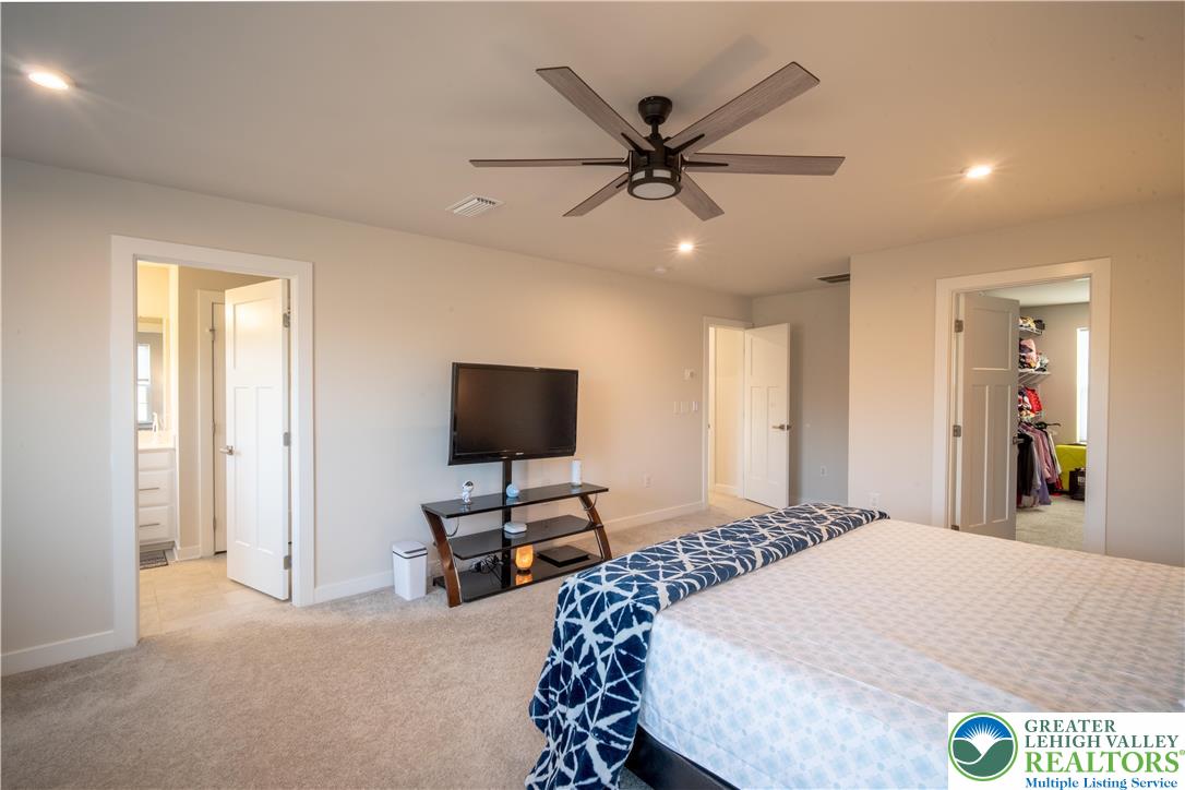 North Catasauqua Bor, Pennsylvania, 18032, United States, 4 Bedrooms Bedrooms, ,4 BathroomsBathrooms,Residential,For Sale,2001673