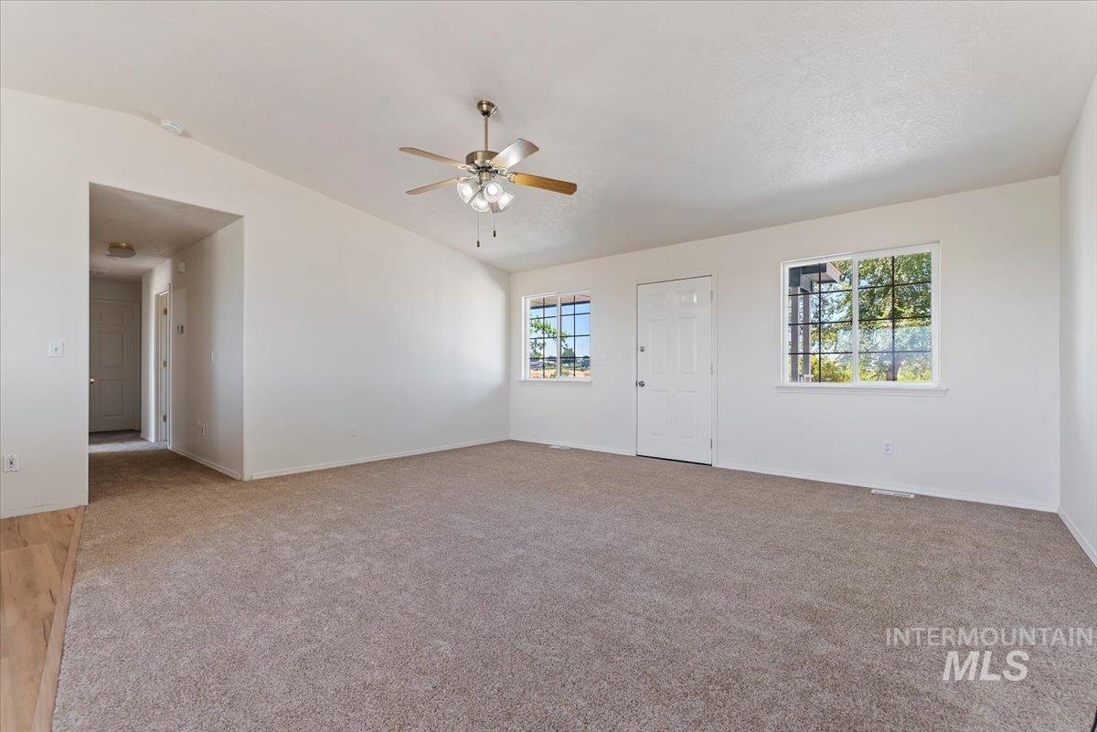 New Plymouth, Idaho, 83655-5457, United States, 5 Bedrooms Bedrooms, ,Residential,For Sale,1918304