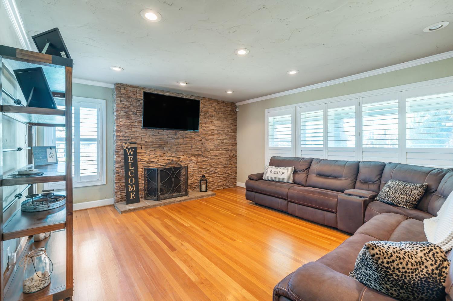 Stockton, California, 95207, United States, 3 Bedrooms Bedrooms, ,2 BathroomsBathrooms,Residential,For Sale,1915984