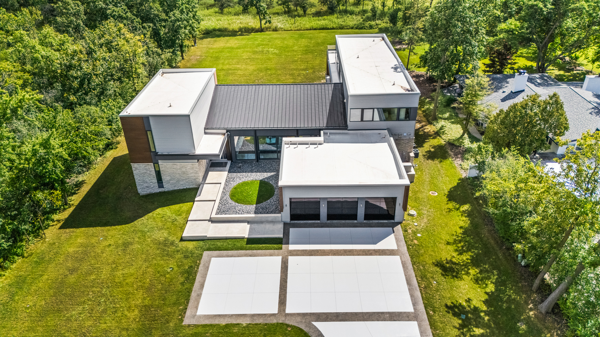 Glenview, Illinois, 60025, United States, 6 Bedrooms Bedrooms, ,8 BathroomsBathrooms,Residential,For Sale,1941643