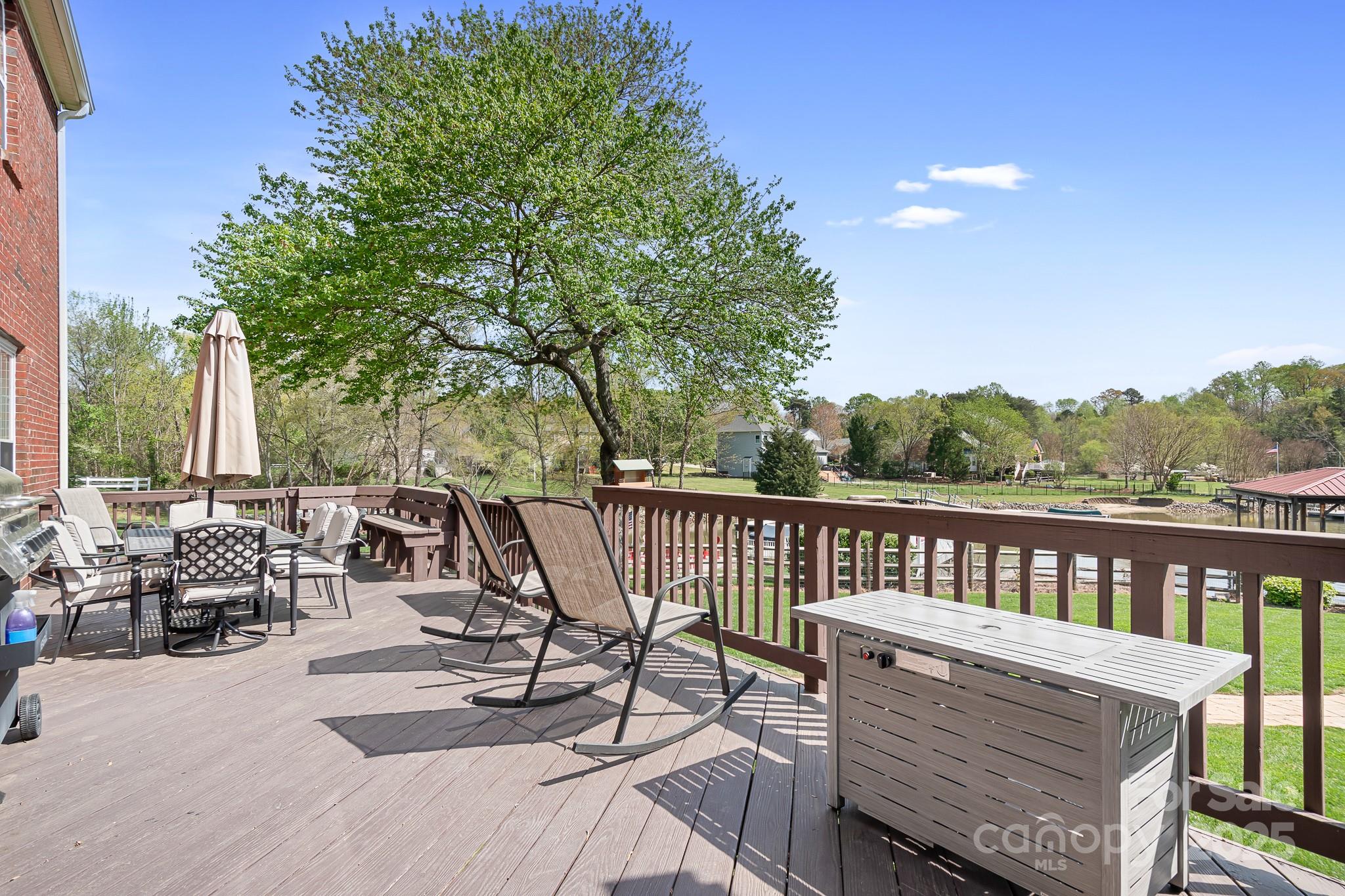 Mooresville, North Carolina, 28117, United States, 4 Bedrooms Bedrooms, ,3 BathroomsBathrooms,Residential,For Sale,1766342