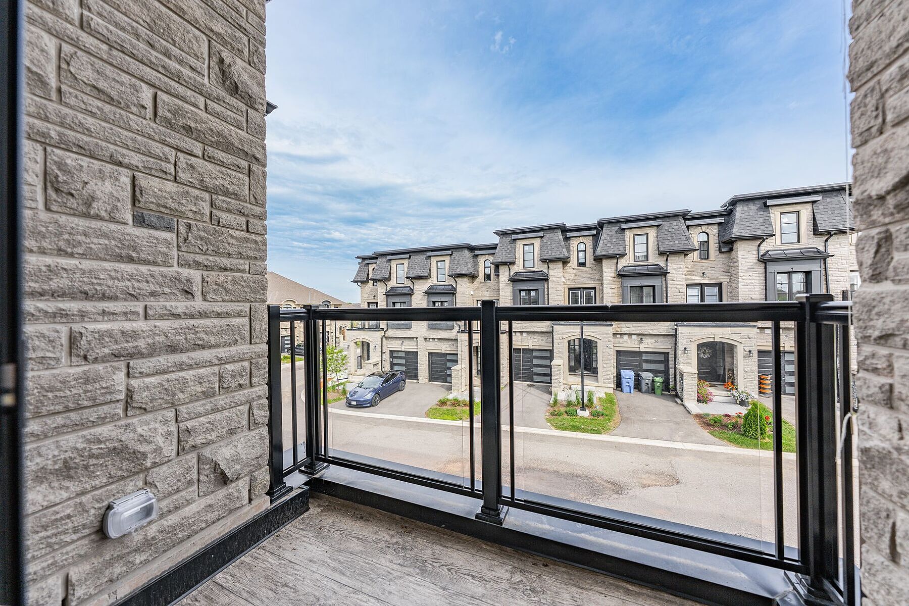  Brand New Luxurious Townhome - 物件實景
