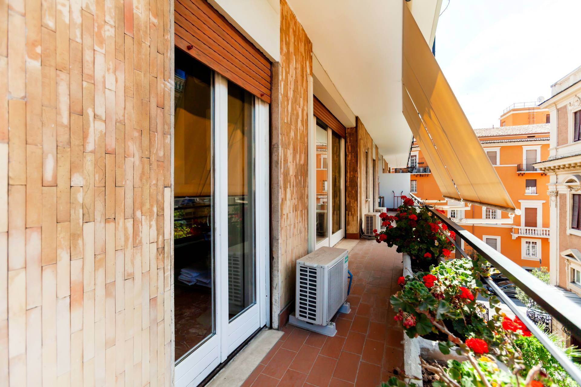 Roma, Roma, 00100, IT, 5 Bedrooms Bedrooms, ,3 BathroomsBathrooms,Residential,For Sale,1846886
