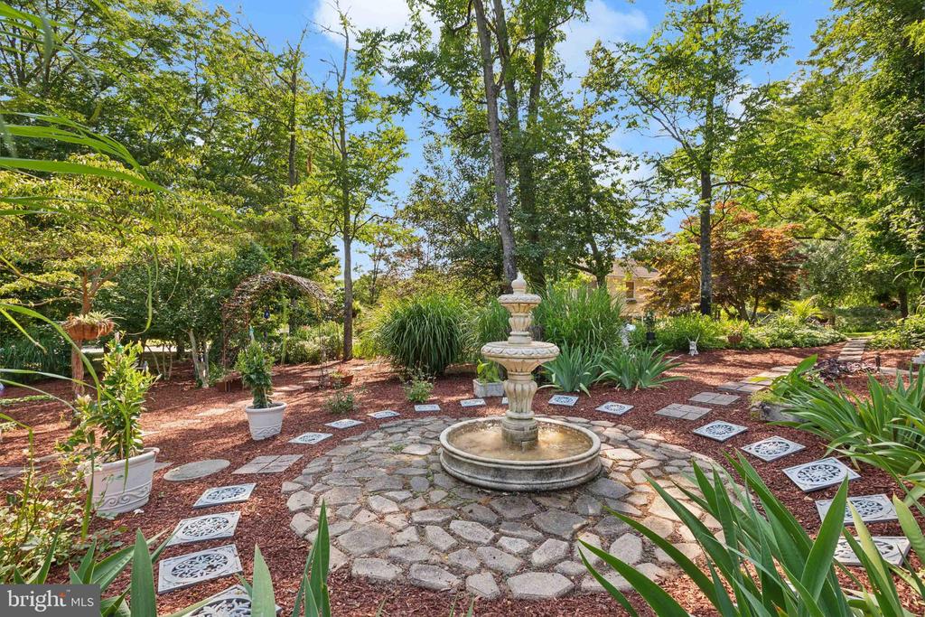 Colts Neck, New Jersey, 07722, United States, 4 Bedrooms Bedrooms, ,4 BathroomsBathrooms,Residential,For Sale,1792181