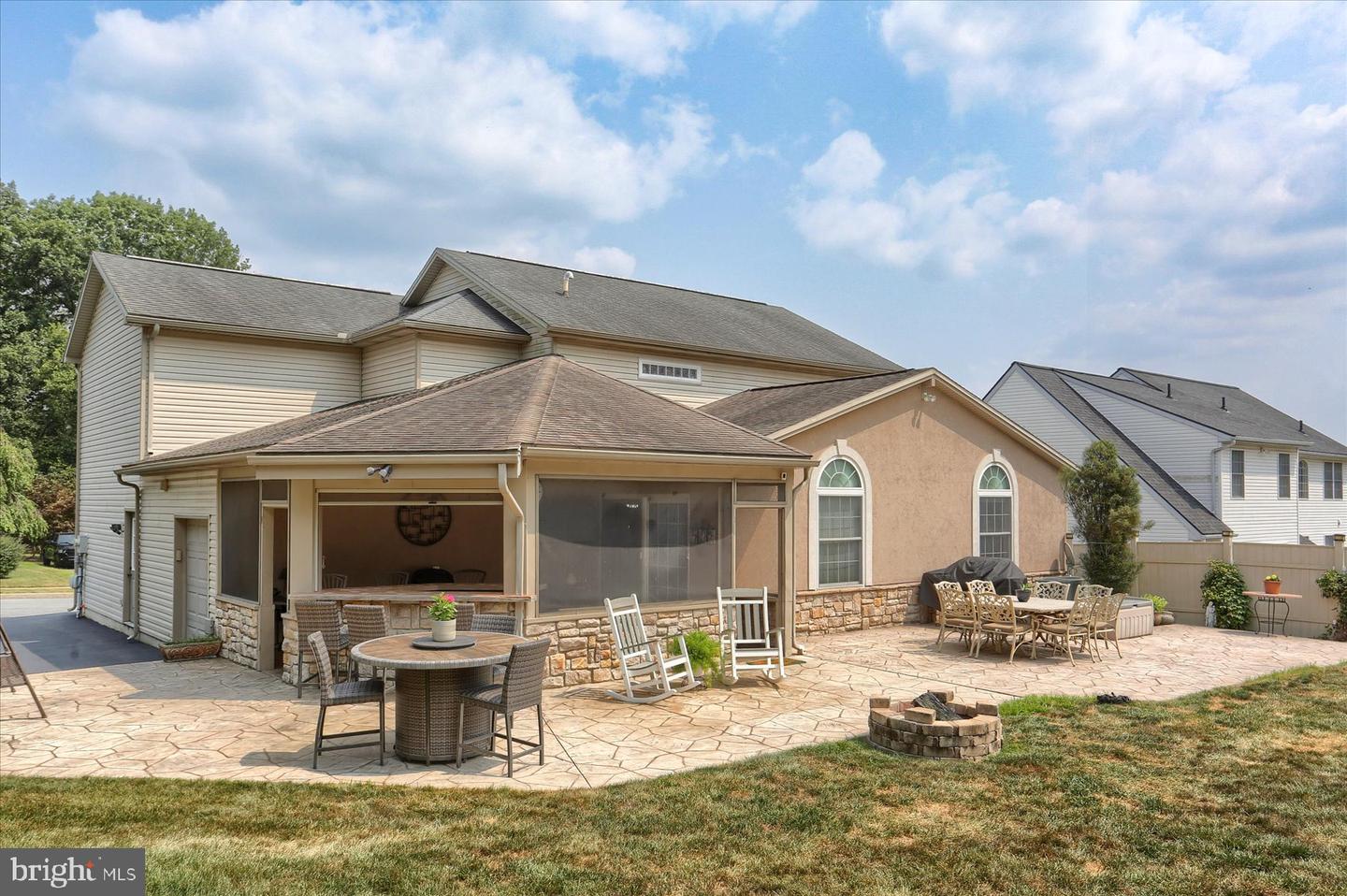 Harrisburg, Pennsylvania, 17111, United States, 4 Bedrooms Bedrooms, ,4 BathroomsBathrooms,Residential,For Sale,1958144