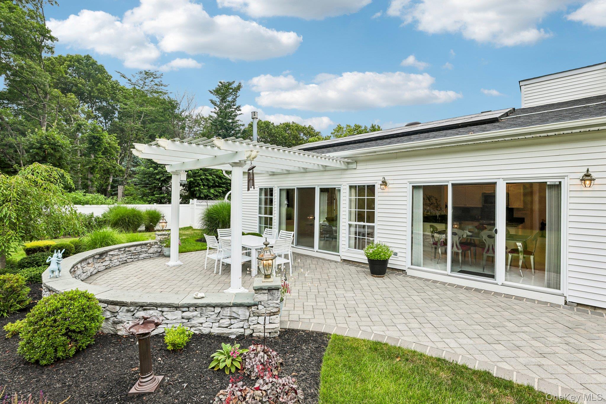  75 Arbor Field Way, Lake Grove, NY, 11755 - 物件實景