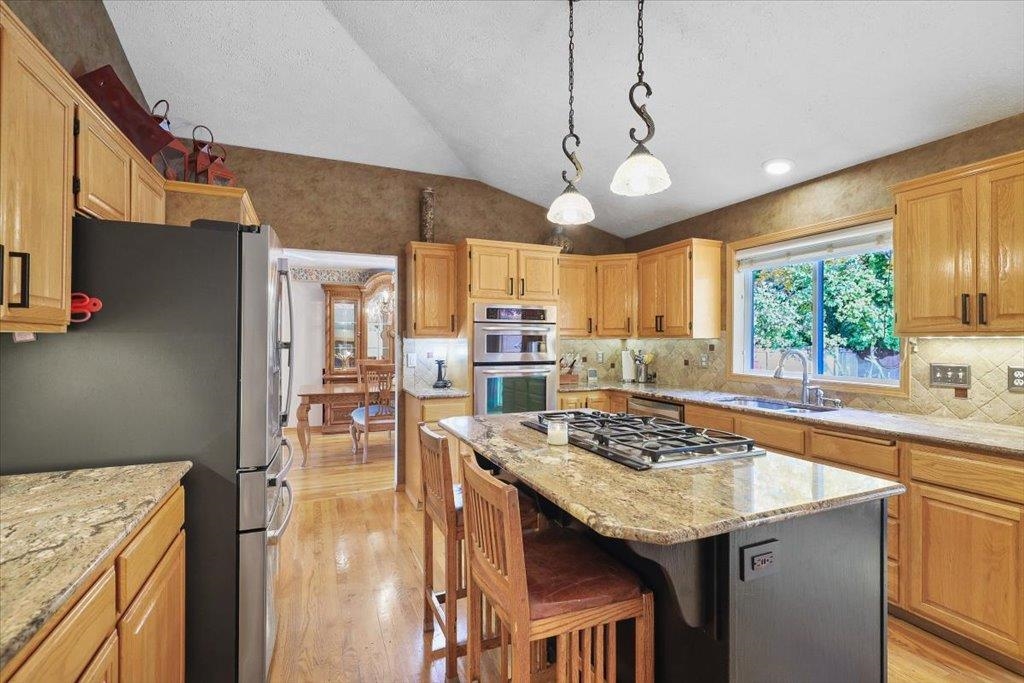 Spokane, Washington, 99223, United States, 5 Bedrooms Bedrooms, ,4 BathroomsBathrooms,Residential,For Sale,1988126