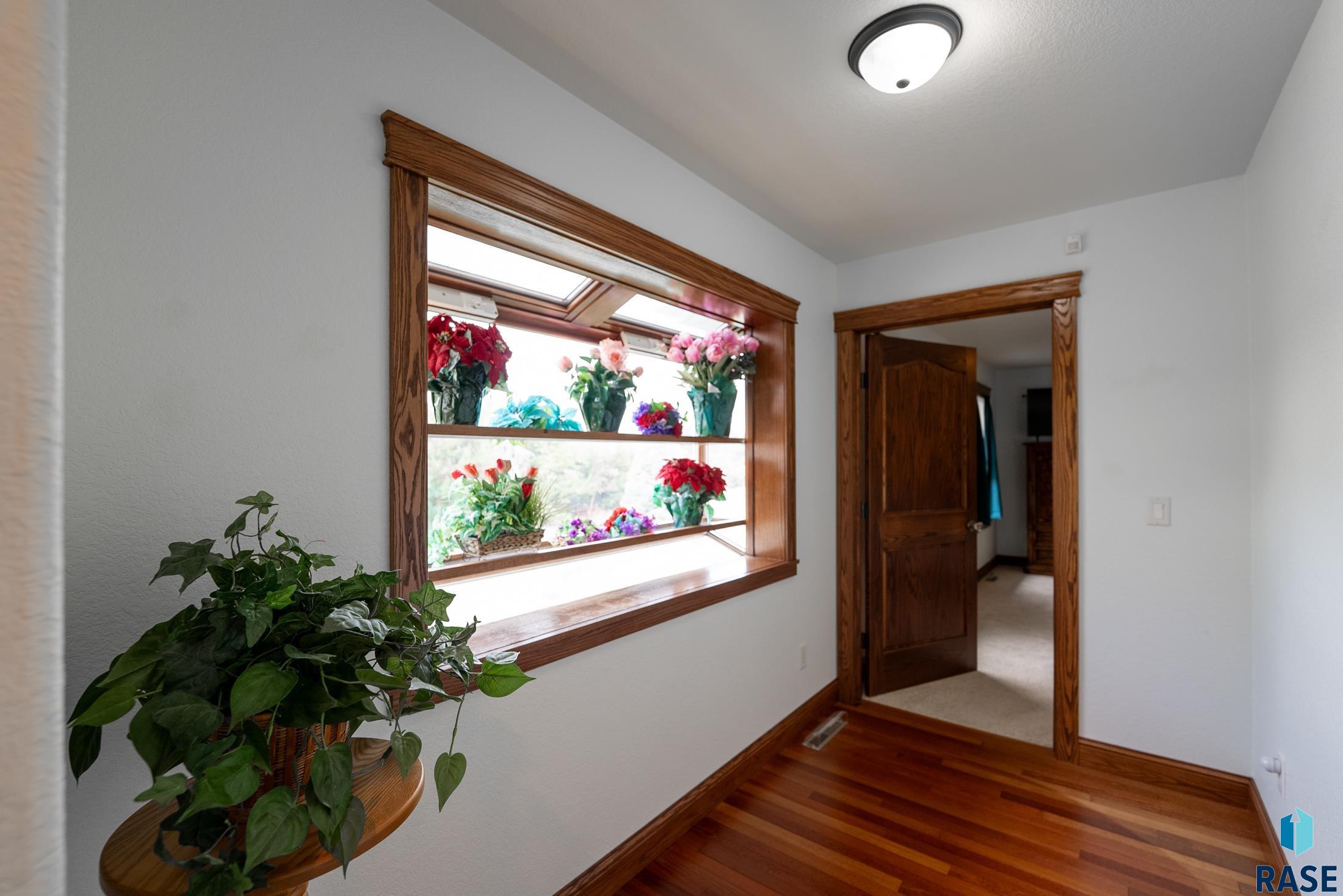 Yankton, South Dakota, 57078, United States, 6 Bedrooms Bedrooms, ,4 BathroomsBathrooms,Residential,For Sale,1975294