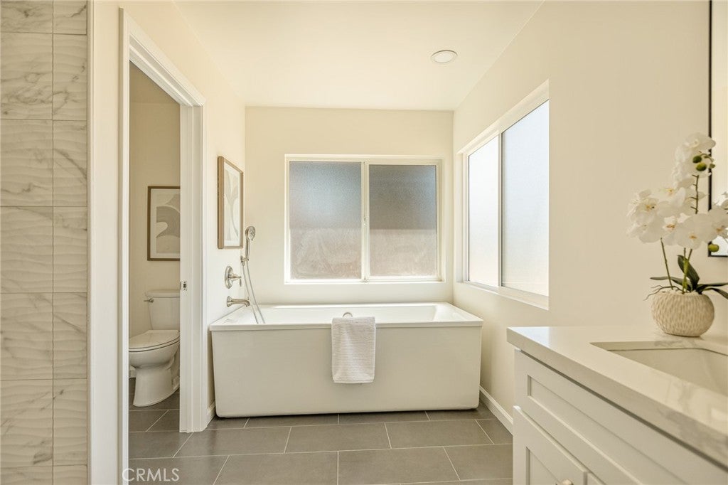 Redlands, California, 92373, United States, 4 Bedrooms Bedrooms, ,4 BathroomsBathrooms,Residential,For Sale,1900605