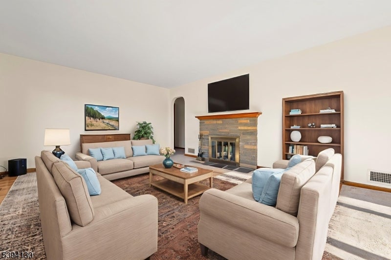 Clifton City, New Jersey, 07013, United States, 3 Bedrooms Bedrooms, ,1 BathroomBathrooms,Residential,For Sale,1980318