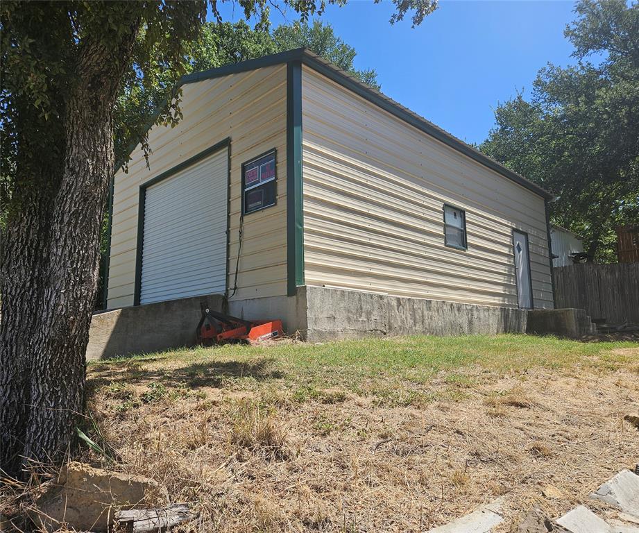 Lake Bridgeport, Texas, 76426, United States, 3 Bedrooms Bedrooms, ,2 BathroomsBathrooms,Residential,For Sale,1944908