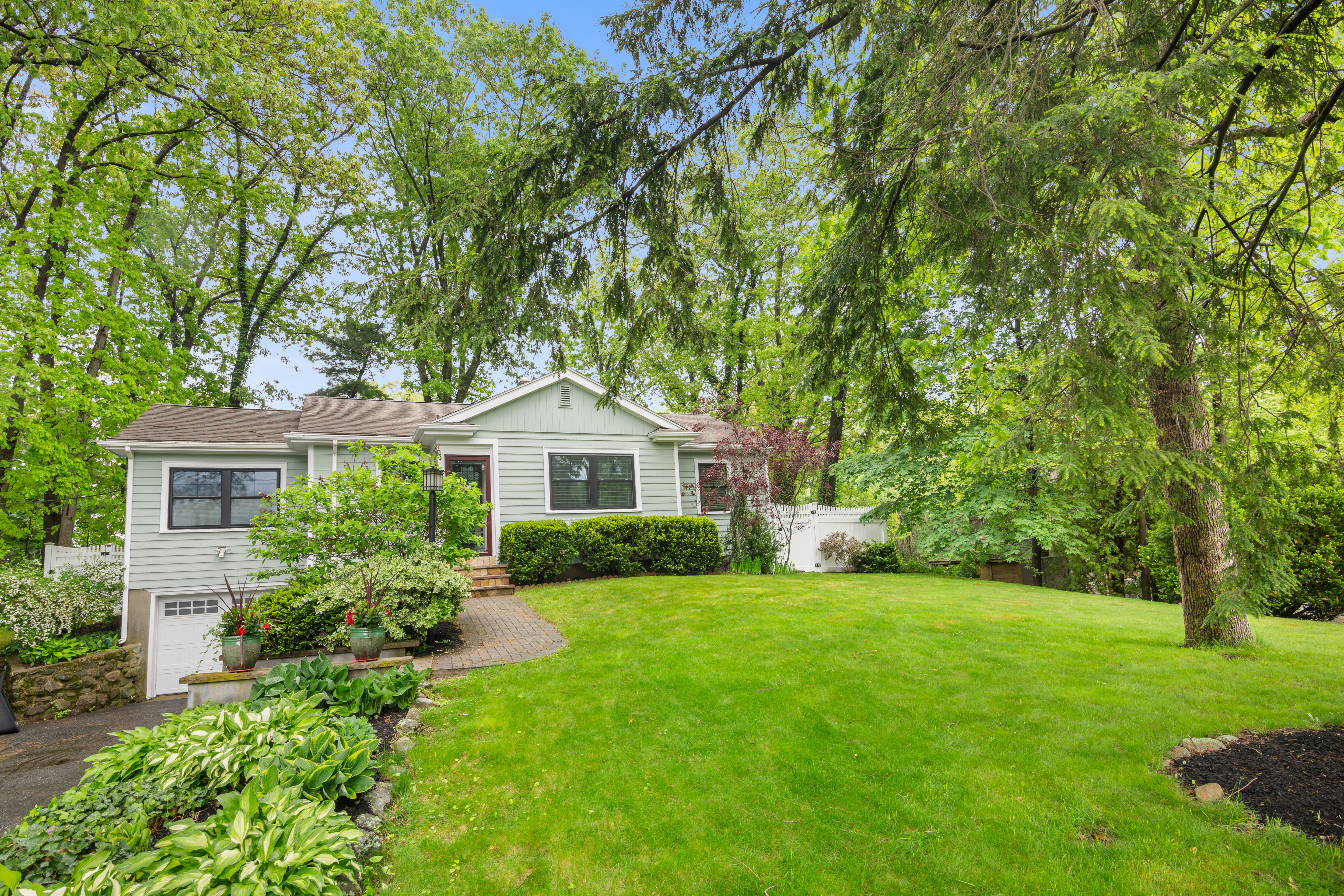 304 Hunting Rd,Needham, MA, 02494 