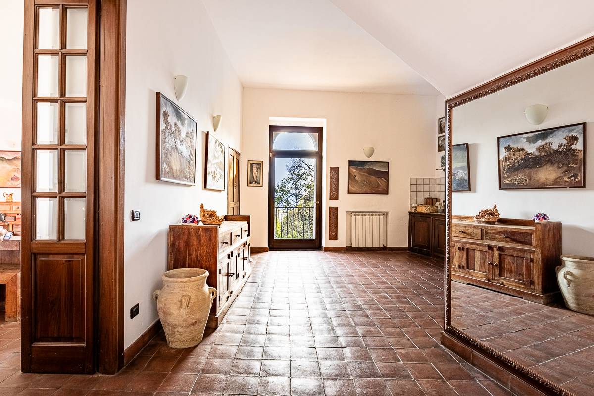 Napoli, Napoli, 80100, IT, 6 Bedrooms Bedrooms, ,6 BathroomsBathrooms,Residential,For Sale,1991925