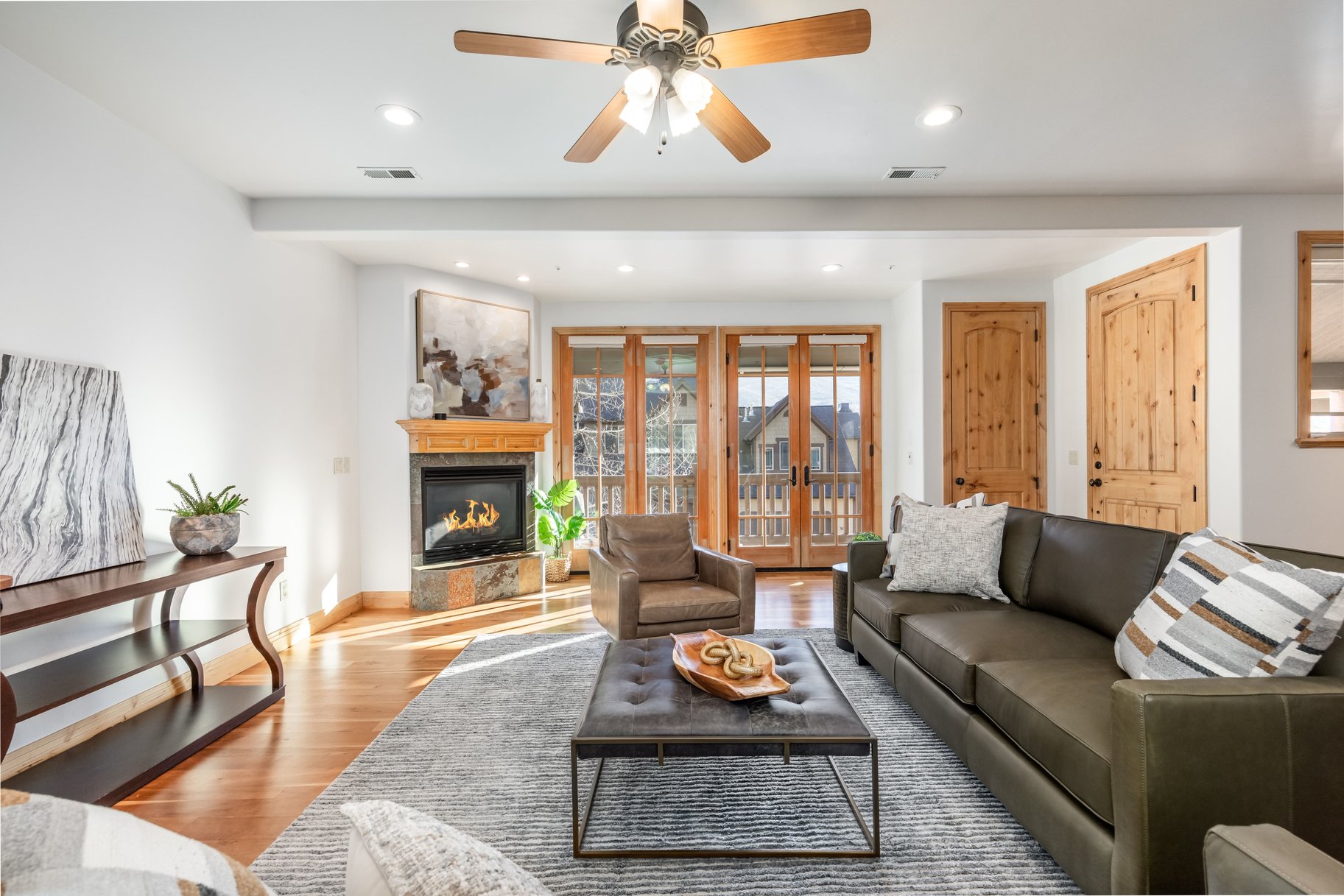 Modern Design Meets Alpine Charm in Jeremy Ranch - 物件實景