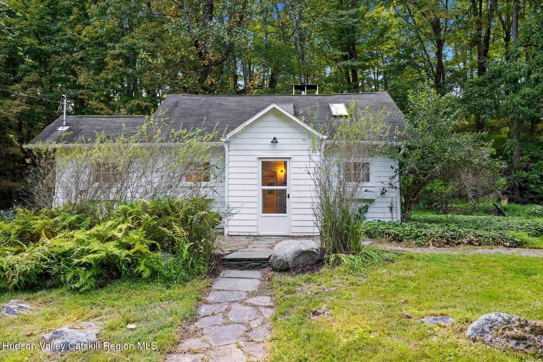 Woodstock, New York, 12409, United States, 2 Bedrooms Bedrooms, ,2 BathroomsBathrooms,Residential,For Sale,1949648