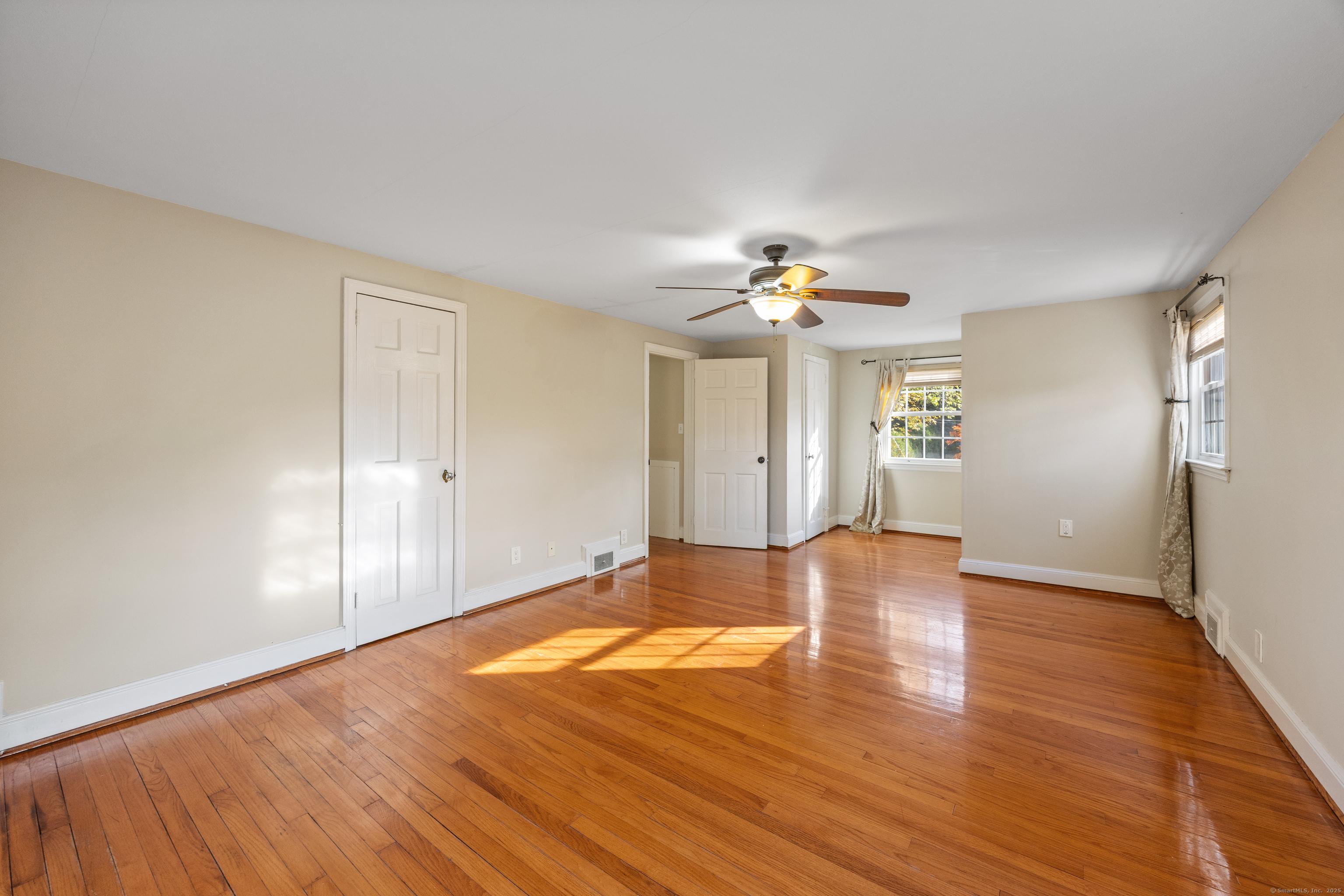 West Hartford, Connecticut, 06117, United States, 3 Bedrooms Bedrooms, ,3 BathroomsBathrooms,Residential,For Sale,1980487