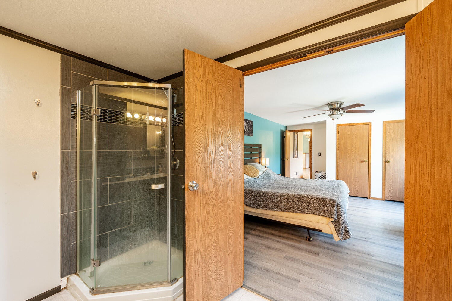 Banner, Wyoming, 82832, United States, 4 Bedrooms Bedrooms, ,3 BathroomsBathrooms,Residential,For Sale,1983466