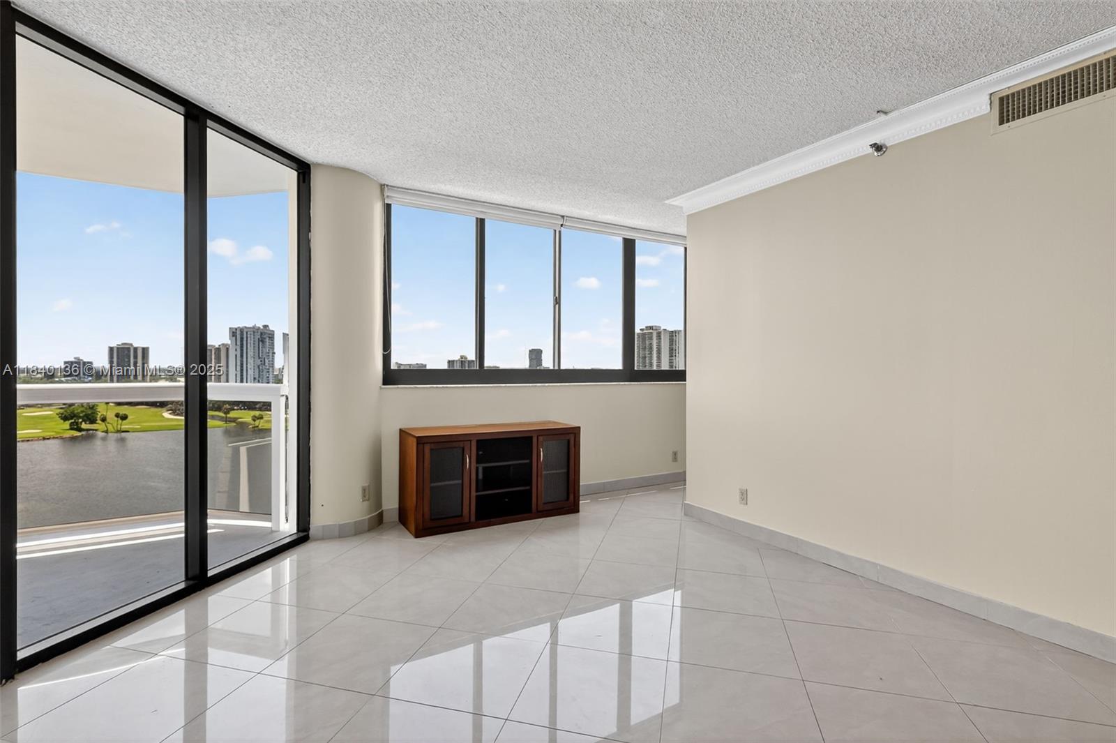 Aventura, Florida, 33180, United States, 2 Bedrooms Bedrooms, ,2 BathroomsBathrooms,Residential,For Sale,1898745