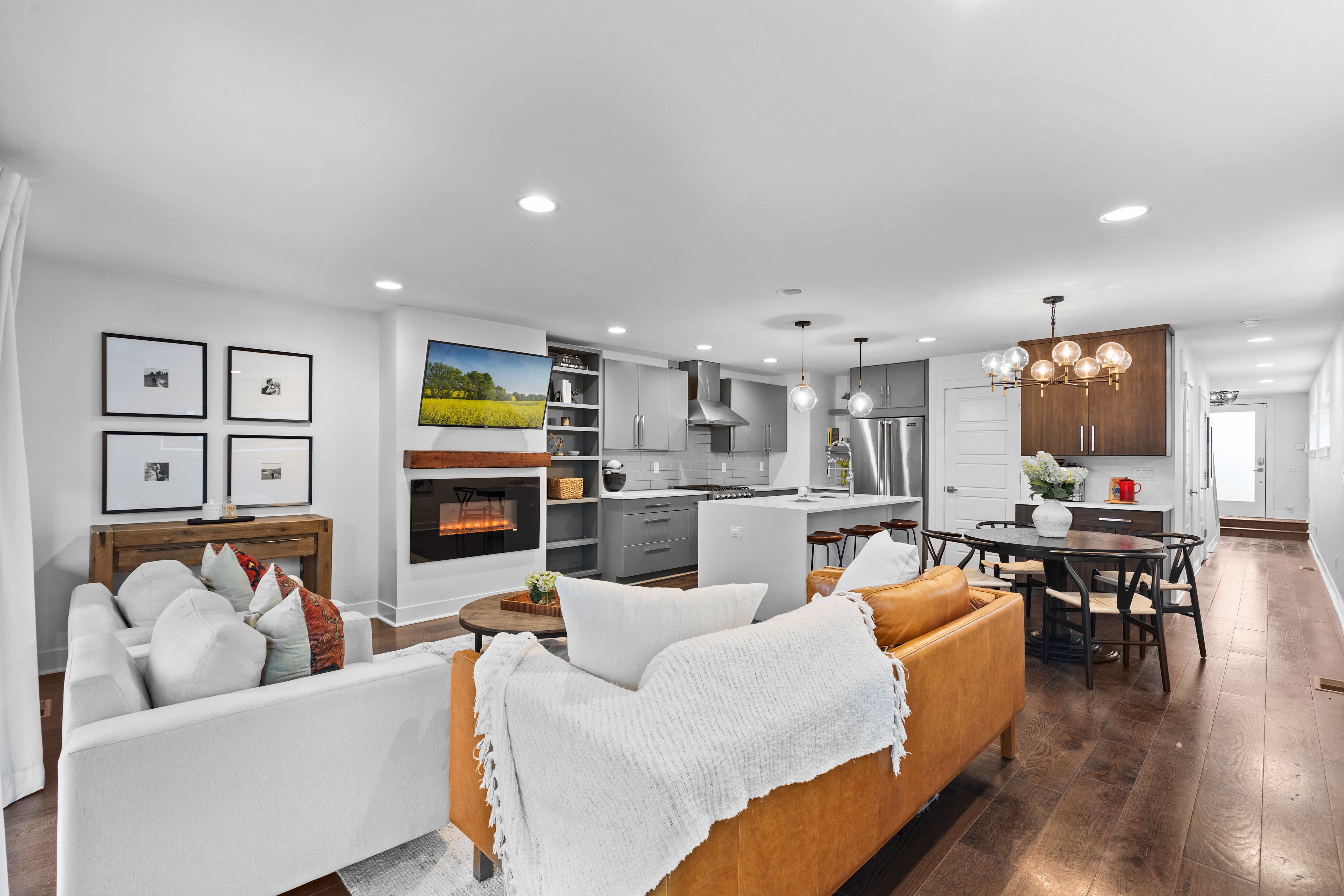  Sleek, architecturally refined end-unit duplex - 物件實景
