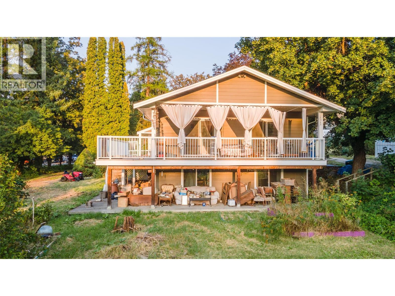 SALMON ARM, British Columbia, V1E 1J3, CA, 4 Bedrooms Bedrooms, ,2 BathroomsBathrooms,Residential,For Sale,1950734