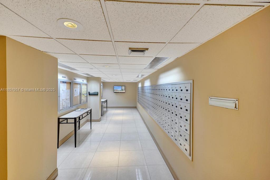 Hollywood, Florida, 33019, United States, 2 Bedrooms Bedrooms, ,2 BathroomsBathrooms,Residential,For Sale,1918580