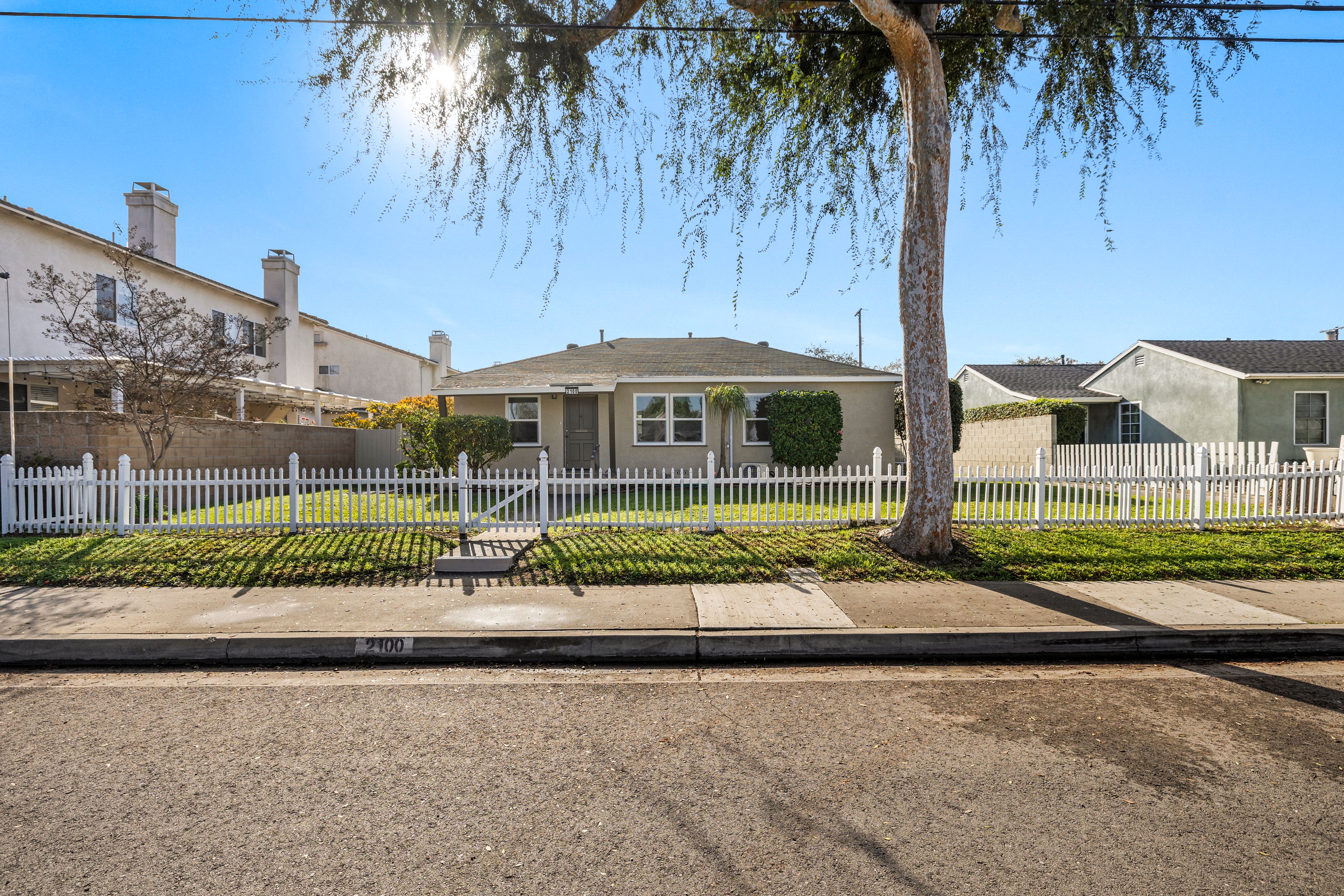 Fullerton, CA 92833