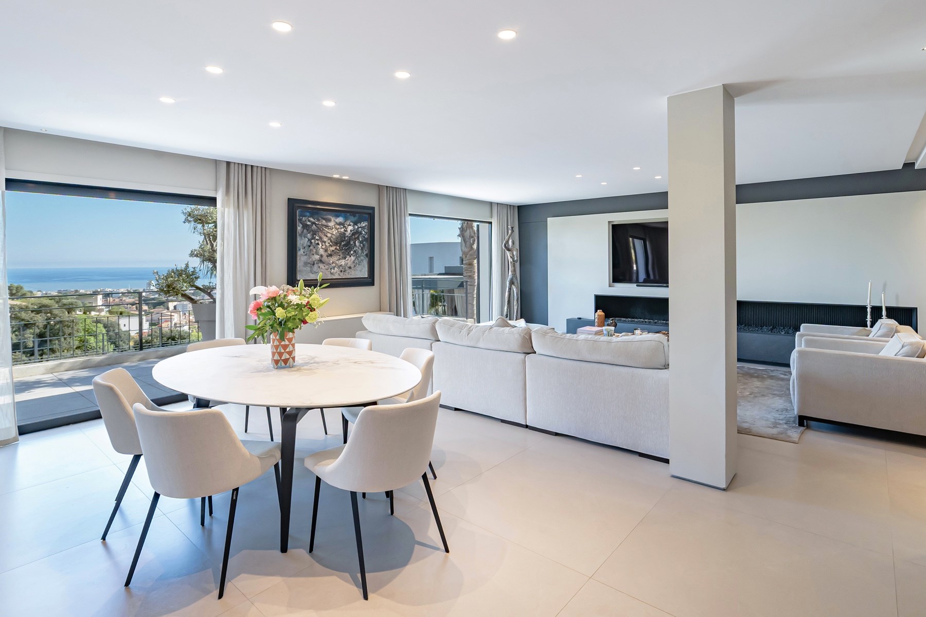  Hills of Cagnes-sur-Mer, luxury renovated sea view villa in a private estate ne… - 物件實景