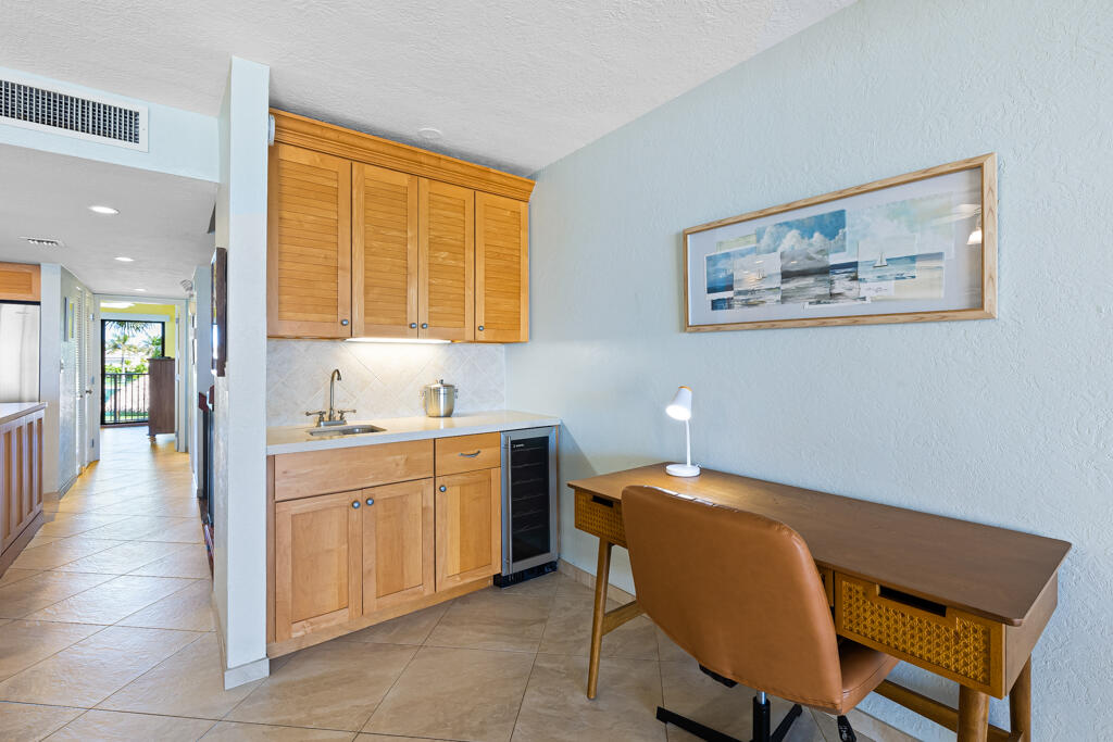 1133 W Ocean Drive, 7, KEY COLONY, Florida, 33051, United States, 3 Bedrooms Bedrooms, ,3 BathroomsBathrooms,Residential,For Sale,1133 W Ocean Drive, 7,1655826