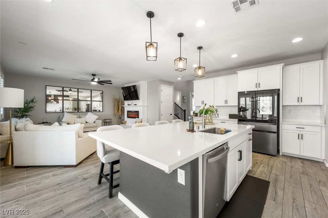 Las Vegas, Nevada, 89183, United States, 4 Bedrooms Bedrooms, ,3 BathroomsBathrooms,Residential,For Sale,1908319