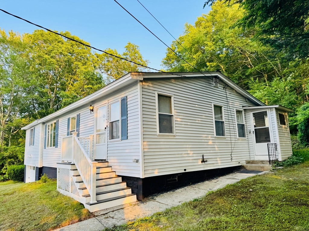 Methuen, Massachusetts, 01844, United States, 3 Bedrooms Bedrooms, ,1 BathroomBathrooms,Residential,For Sale,1937431