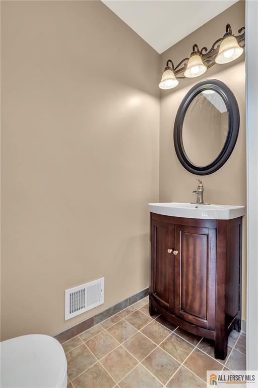 South River, New Jersey, 08882, United States, 4 Bedrooms Bedrooms, ,3 BathroomsBathrooms,Residential,For Sale,1940787
