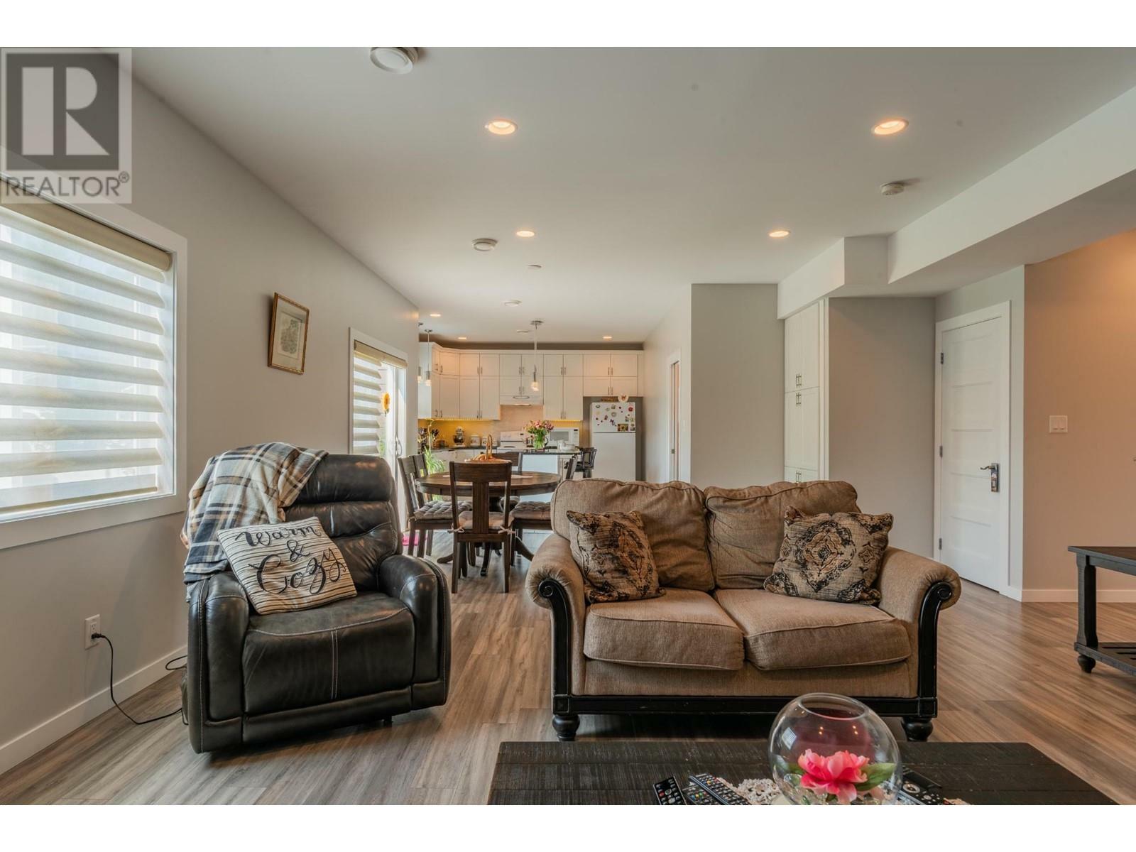 CASTLEGAR, British Columbia, V1N 4X8, CA, 4 Bedrooms Bedrooms, ,2 BathroomsBathrooms,Residential,For Sale,1839232