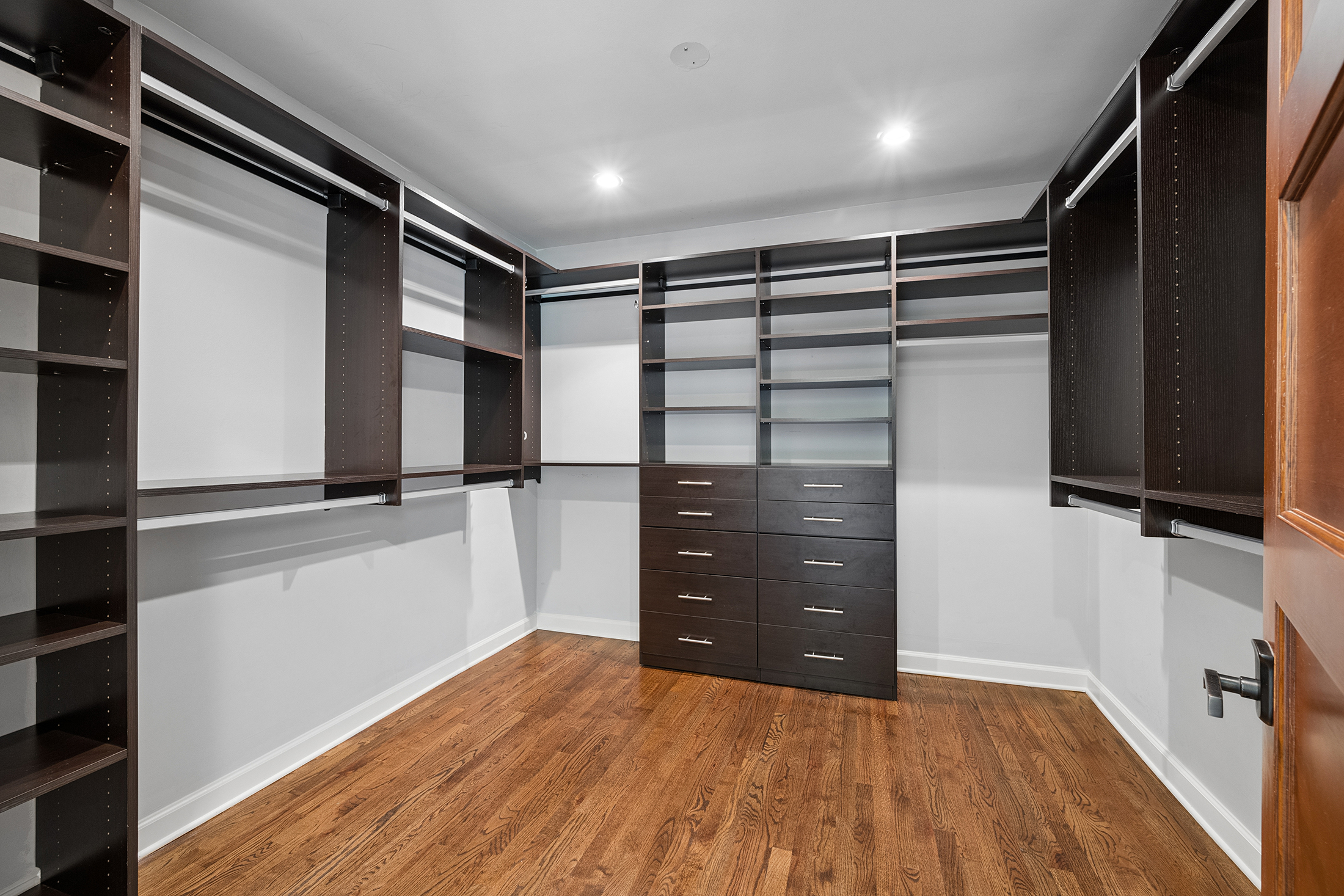  Thoughtfully Renovated Mid-Century Modern in Morningside - 物件實景