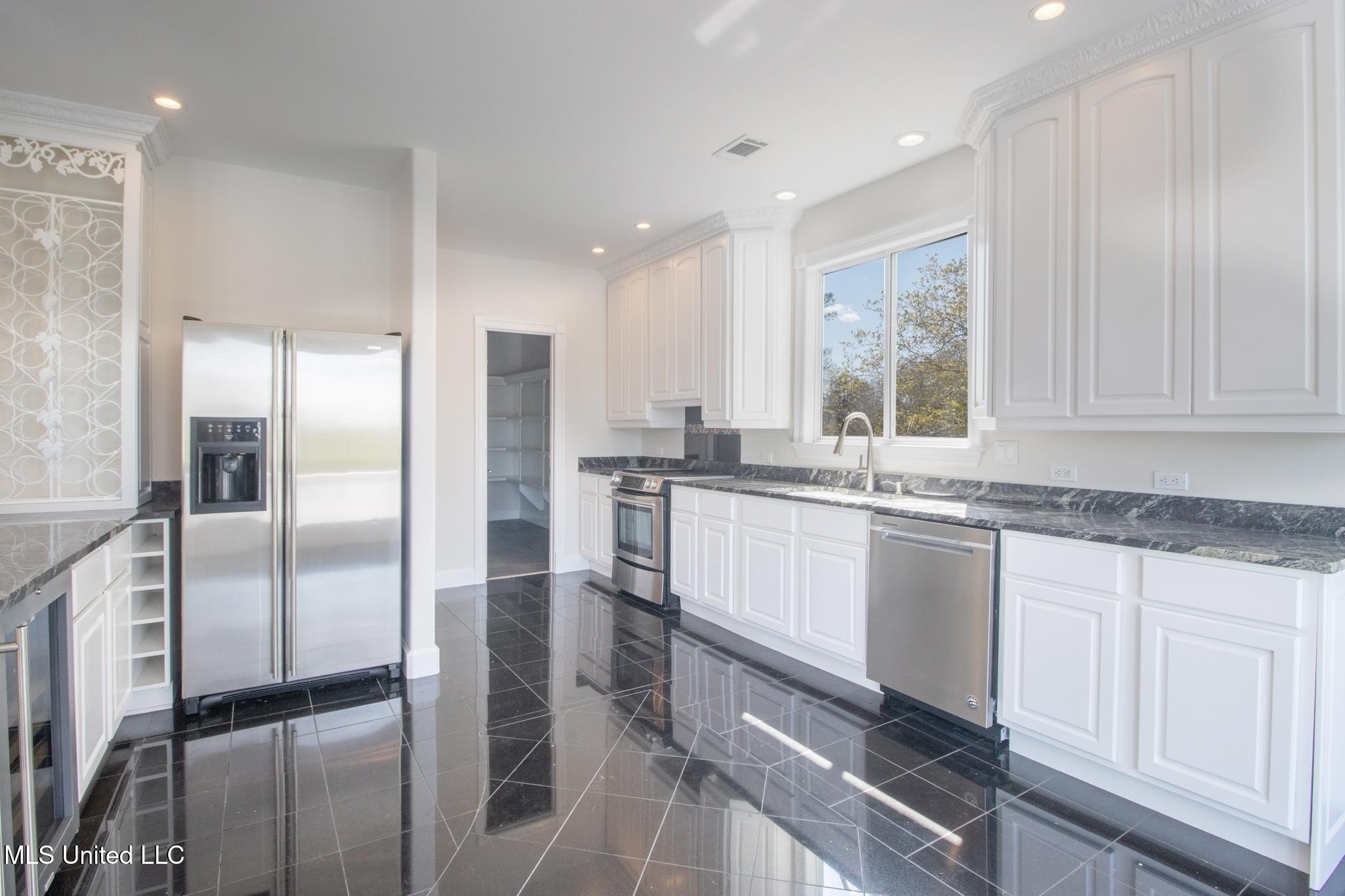 Gulfport, Mississippi, 39507, United States, 4 Bedrooms Bedrooms, ,3 BathroomsBathrooms,Residential,For Sale,1981808