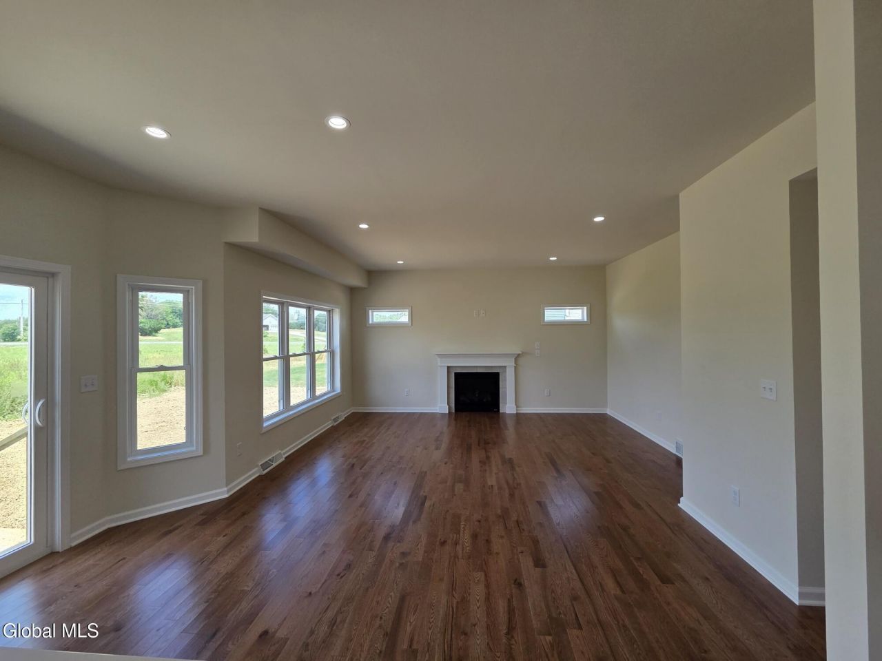 Mechanicville, New York, 12118, United States, 3 Bedrooms Bedrooms, ,3 BathroomsBathrooms,Residential,For Sale,1908351