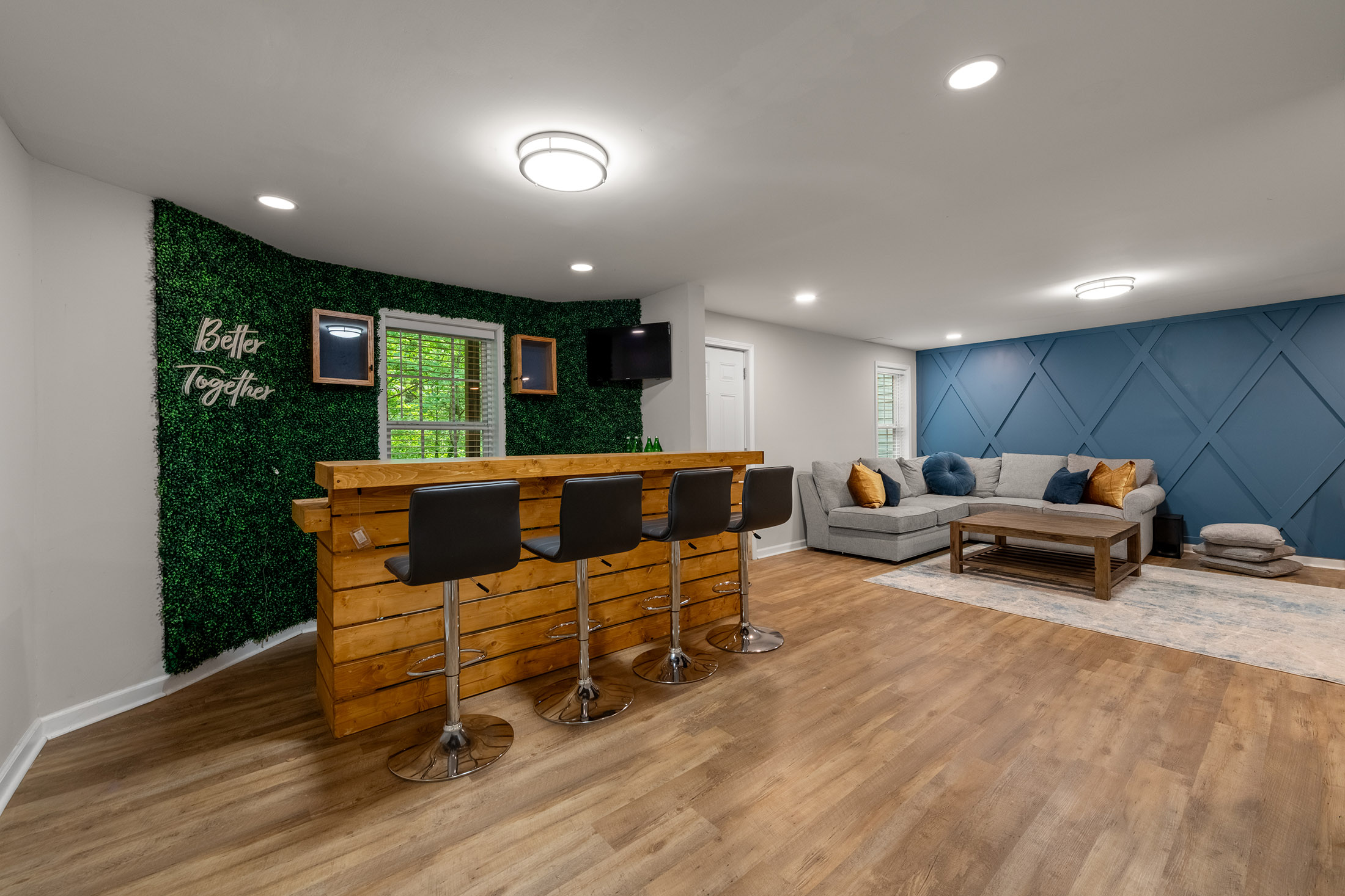  Bright Traditional with Custom Upgrades in Collier Heights - 物件實景