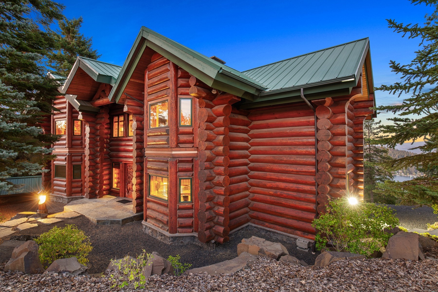  Log Estate overlooking Lake Coeur d