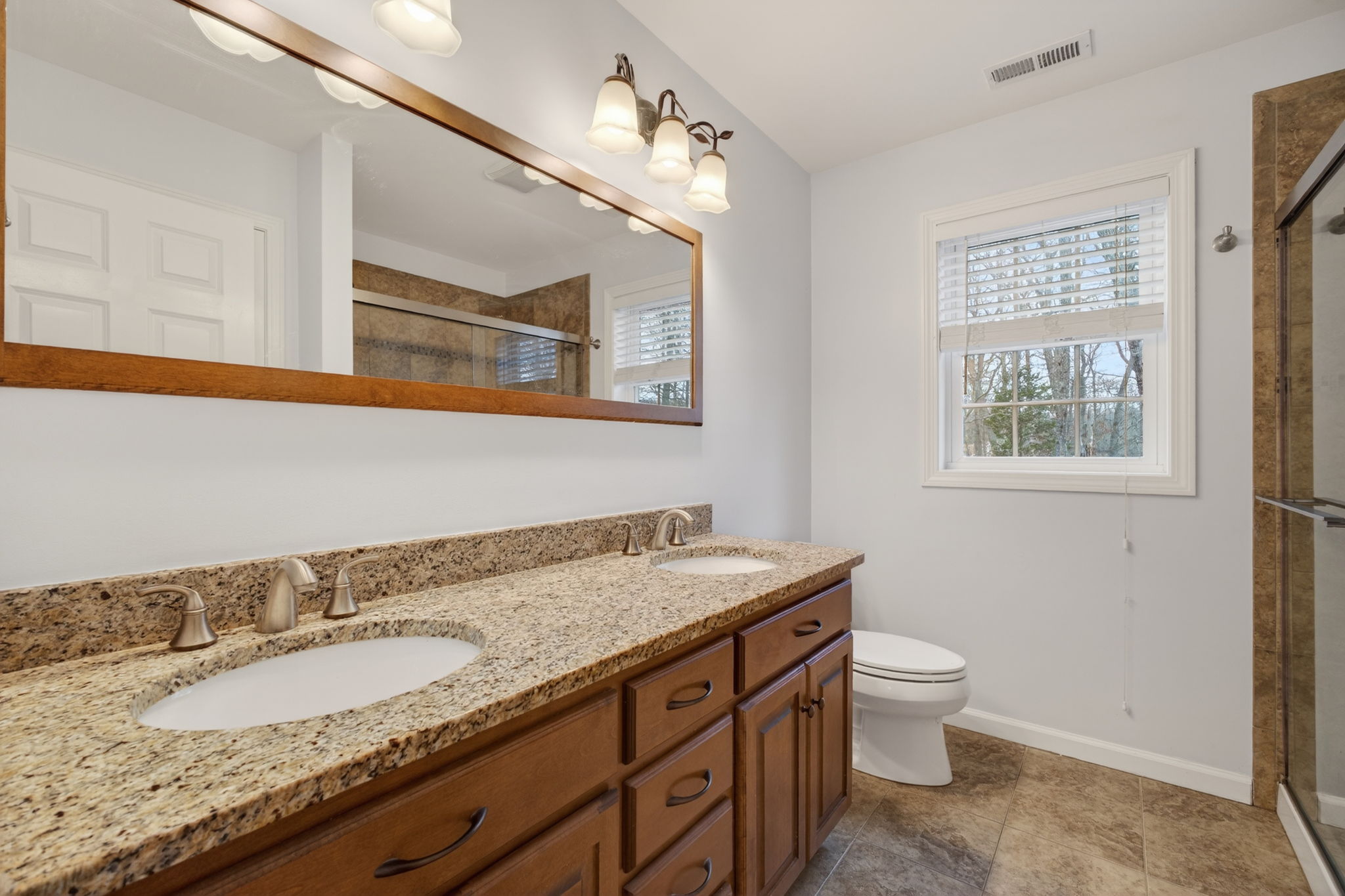  Stylish Cape  Home Offers a Charming Open Concept - 物件實景