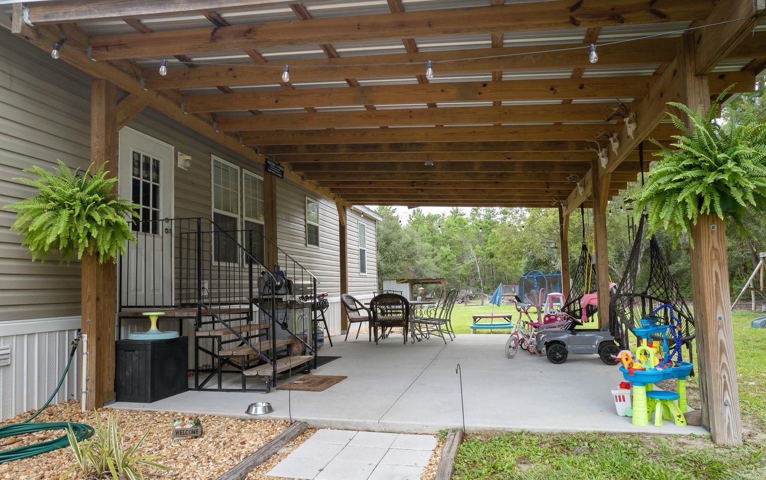 Palatka, Florida, 32177, United States, 4 Bedrooms Bedrooms, ,3 BathroomsBathrooms,Residential,For Sale,1898864