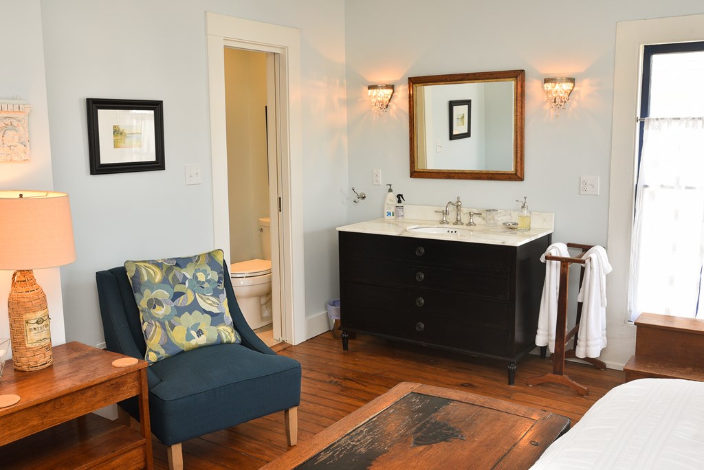 Cape Charles, Virginia, 23310, United States, 3 Bedrooms Bedrooms, ,4 BathroomsBathrooms,Residential,For Sale,1826996